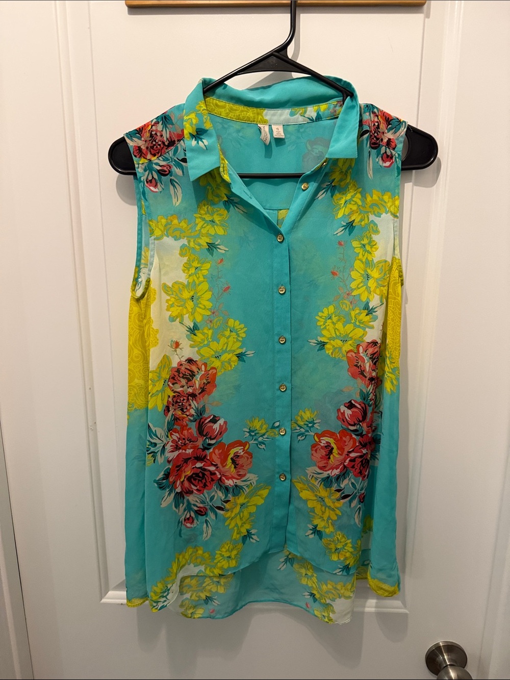 Madison Turquoise Floral Sleeveless Button-Up Blouse